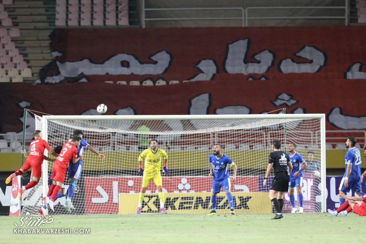 استقلال تراکتور