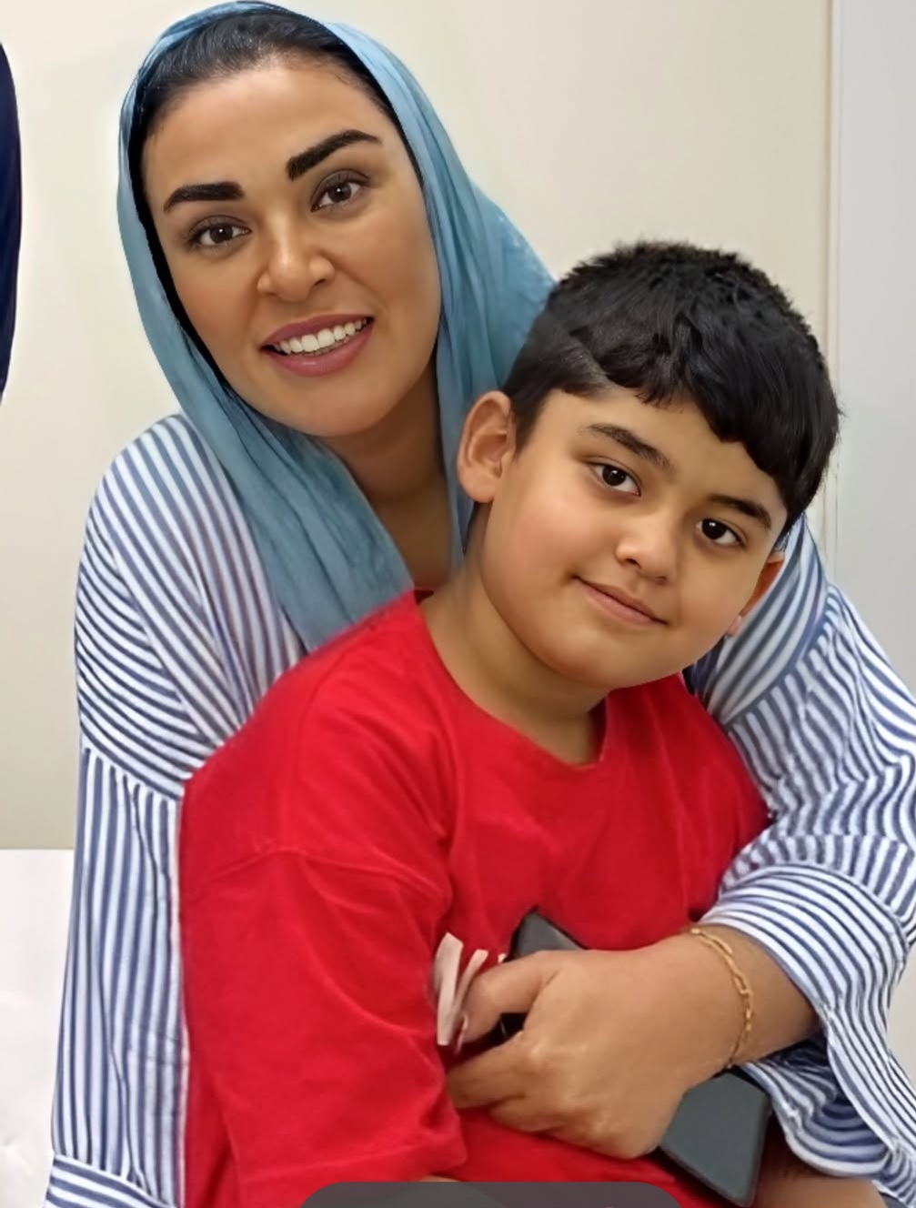 عکس احساسی زیبا بروفه در کنار پسرش
